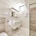 Sandro Apartman