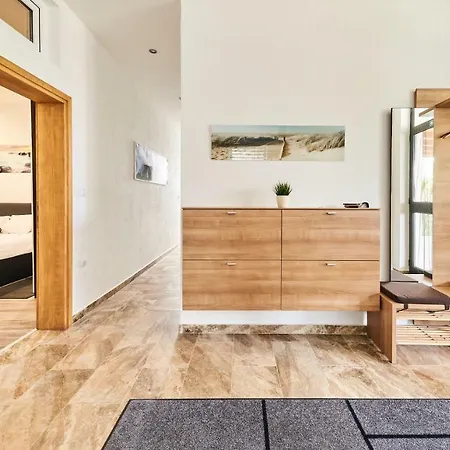 Sandro Apartment *