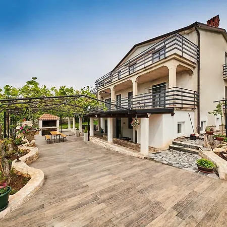 Apartment Sandro Vilanija